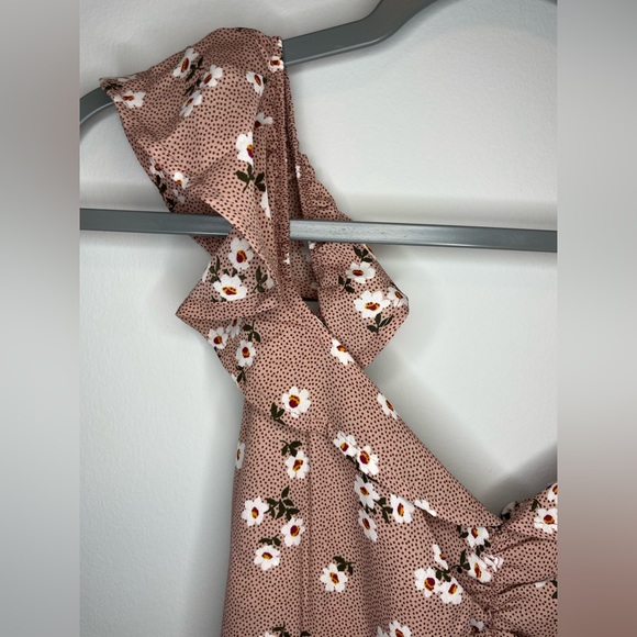 Beautiful Floral Maci Dress - Picture 7 of 8